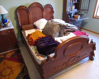 Full size Victorian bed