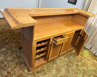 105 Hillsdale Oak Bar Storage Detailmin