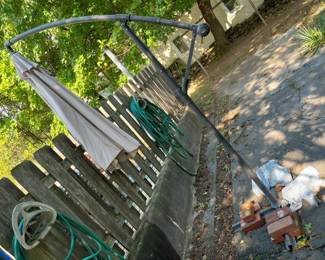 105 Cantilever Arch Umbrella Standmin