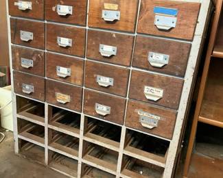 105 Vintage Tradesman Cabinetmin