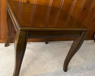 105 Ashley Furniture End Tablemin
