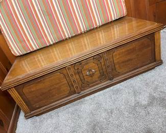 105 West Branch Novelty Cedar Chestmin