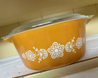 105 Vintage Gold Butterfly Pyrex Casserole Dishmin