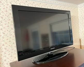 105 Samsung 32Inch LCD HDTVmin