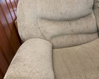 105 Raymour Flanigan Chenile Upholstery Detailmin