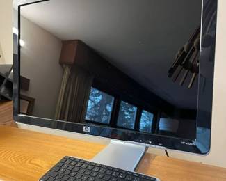 105 HP 22Inch Flat Panel LCD Monitormin