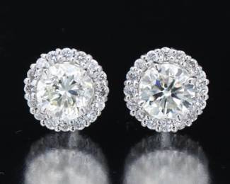 A Pair of 2.00 Carat Diamond Stud Earrings 