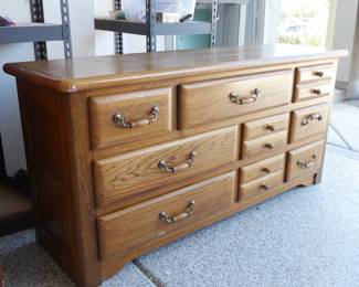 Bassett 9-Drawer Dresser