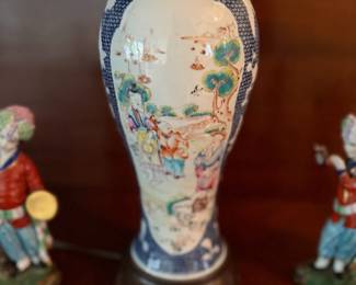 Antique 19th century Chinese export porcelain lamp