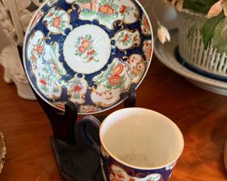 Antique English Worcester porcelain cup & saucer, early Dr Wall period, late 18th century.