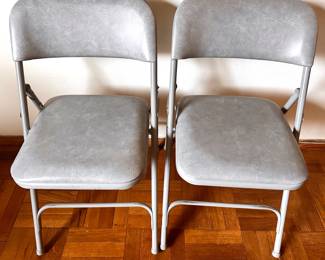 2 Samsonite Folding Chairs
Lot #: 188