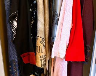 Women's Clothing: Mahota, Mizoho, Susan Kirschner, Land's End & More, Size Large( 10 Pieces)
Lot #: 158