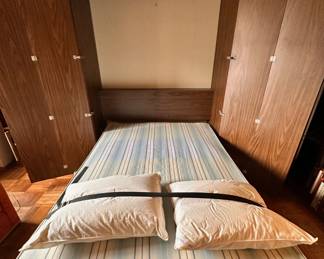Full Size Murphy Bed With 2 Side Closets
Lot #: 22