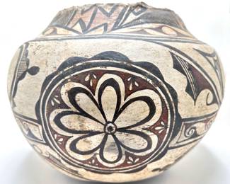 Antique Zuni Olla Extra Large Native American Pottery Bowl
Lot #: 19