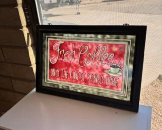 Decorative “Fresh Coffee” Sign
A framed decorative sign featuring a retro "Fresh Coffee" design, perfect for coffee lovers looking to add personality to their kitchen or café corner.