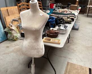    Velvet Mannequin
    A velvet-covered display mannequin with an adjustable stand, perfect for showcasing clothing or accessories in a retail or personal setting.