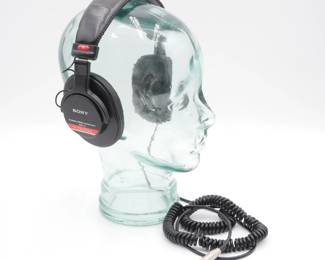 Sony MDR-V6 Dynamic Stereo Studio Monitor Headphones