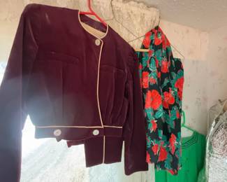 Vintage Womens Clothing