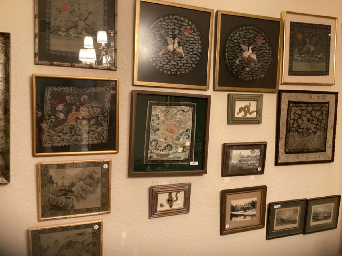 CHINESE ANTIQUE SILK EMBROIDERY