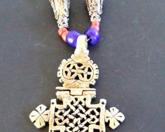 Striking Tribal Style Necklace 