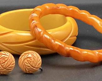 Twist Bangle Carved Bakelite 