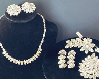 Weiss Earrings Necklace