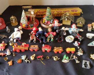 Vintage Dollhouse Minitures WGerman Dollhouse Dolls