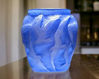 Phoenix Glass Seagull Vase in Blue bid #154