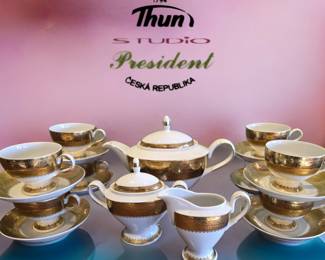 19-pc "Presidential" Tea Set by Thun Studio bid #20
