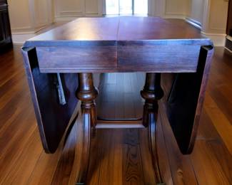 Vintage Duncan-Phyfe Drop-Leaf Dining Table $275 or bid #8