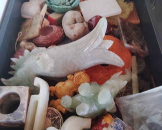 Hundreds of different natural stone jade and other statues