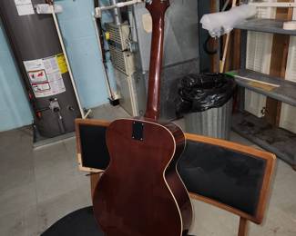 Vintage Epiphone FT-133 guitar, great condition, with case