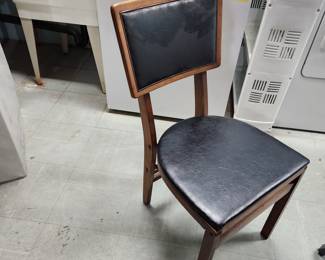 Pair of Stakmore folding chairs