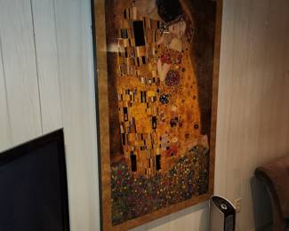 "The Kiss" by Gustav Klimt, lacquered wall hanging