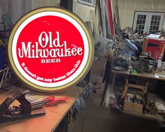 Vintage Old Milwaukee Beer Advertising Light Sign