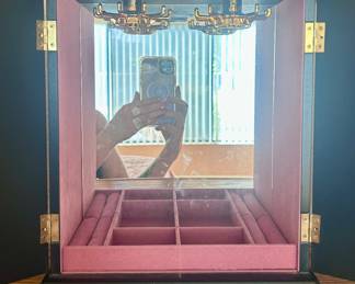 Mirrored jewelry box