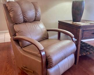 Reclining leather armchairs (set of 2)