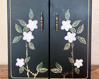 Mirrored floral jewelry box