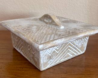 Pottery box