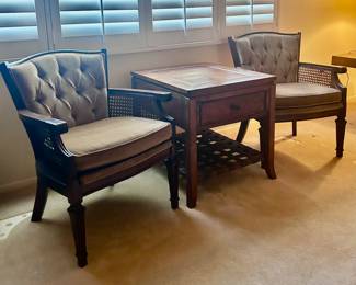Vintage armchairs and wood side table with drawer
