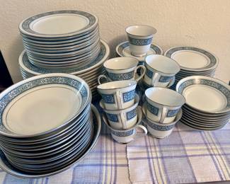 Blue and white fine china set