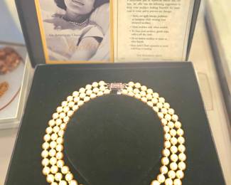 Jacky "Pearls" vintage