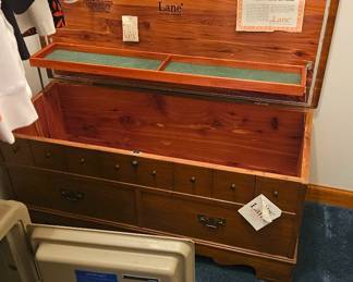 Lane cedar chest