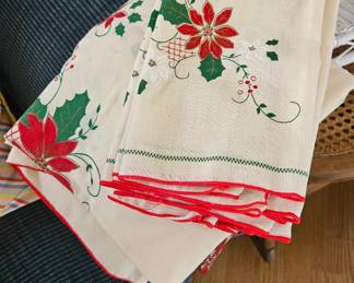 Tablecloth & napkins
