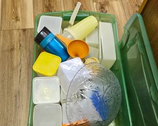 Tupperwear and plastic containers
