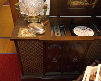 Items Located In The Dining Room