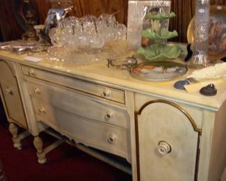 Items Located In The Dining Room