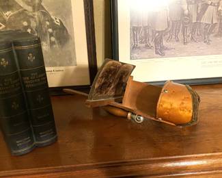ANTIQUE STEREO VIEWER WITH LOTS OF CARDS. POSSIBLY UNDERWOOD.