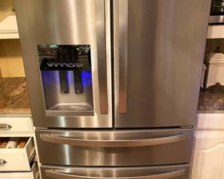 AWESOME  FRENCH DOOR REFRIGERATOR 