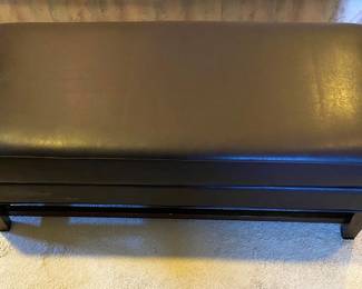 VERY NICE LEATHER BENCH.